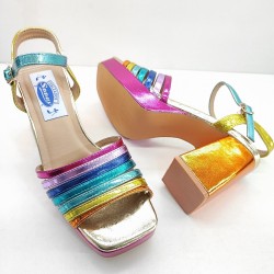 SANDALIA FIESTA TACON ANCHO Y PLATAFORMA Y TIRAS RECTAS MULTICOLOR FUCSIA