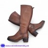 BOTA CAÑA ALTA CON GOMAS ELASTICAS PARA DAR MAS ANCHO CON ADORNO BOTON SUPERIOR Y SUELA DE GOMA - CUERO