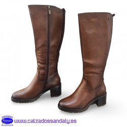 BOTA CAÑA ALTA CON GOMAS ELASTICAS PARA DAR MAS ANCHO CON ADORNO BOTON SUPERIOR Y SUELA DE GOMA - CUERO
