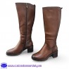 BOTA CAÑA ALTA CON GOMAS ELASTICAS PARA DAR MAS ANCHO CON ADORNO BOTON SUPERIOR Y SUELA DE GOMA - CUERO