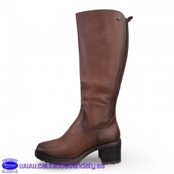 BOTA CAÑA ALTA CON GOMAS ELASTICAS PARA DAR MAS ANCHO CON ADORNO BOTON SUPERIOR Y SUELA DE GOMA - CUERO
