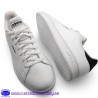 ZAPATILLA ADIDAS URBAN COURT CLASSIC BLANCA CON LETRAS NEGRAS.