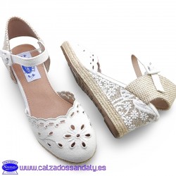 ESPARTEÑA ALPARGATA BLANCA BORDADA CON CUÑA MEDIA BAJA COMODA Y ELEGANTE - NOVIA - BLANCA - MAYRA -