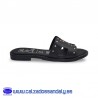 ZUECO PLANO CON PLANTILLA DE GEL CON TIRA EN H Y TACHUELAS DORADAS - NEGRO - OH MY SANDALS