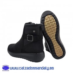 BOTIN REPELENTE AL AGUA CON SUELA ANTIDESLIZANTE CON HEBILLA ADORNO LATERAL - NEGRO